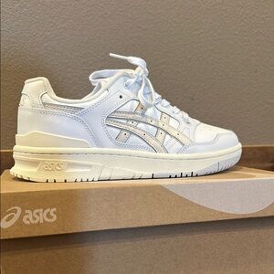 BRAND NEW: old school Asics Classic White Trainers